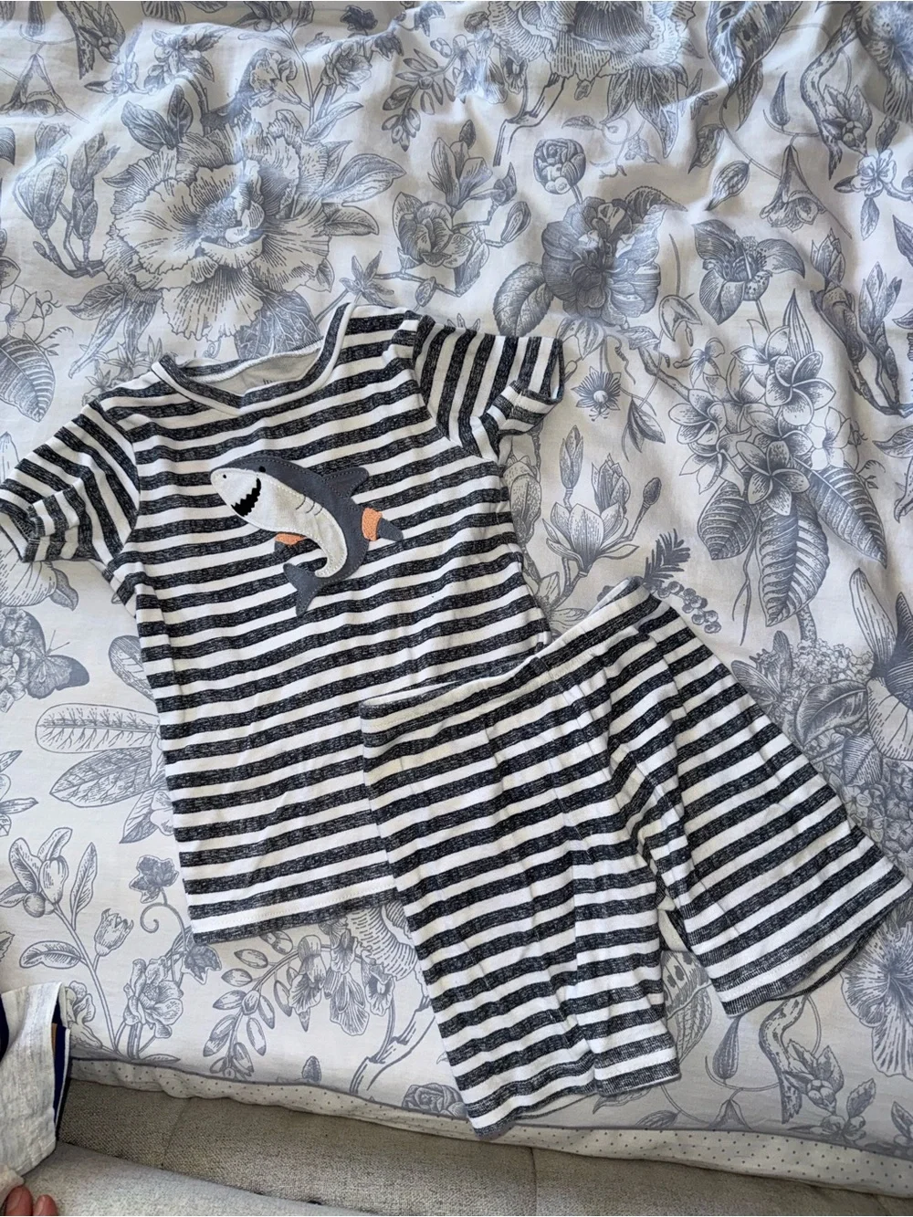 3T OUTFITS BUNDLE BAG + PJ SET